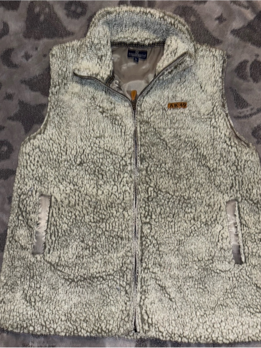 Holland American line Sherpa gray vest AK49 leather patch on chest~ women’s xl~